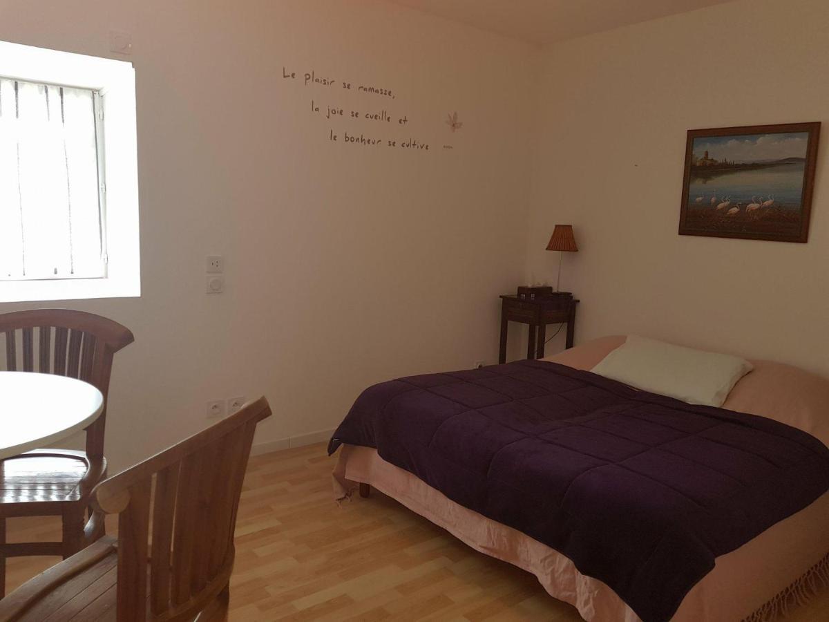 Bed and Breakfast Chez Val Et Fred 85 Les Essarts  Екстер'єр фото