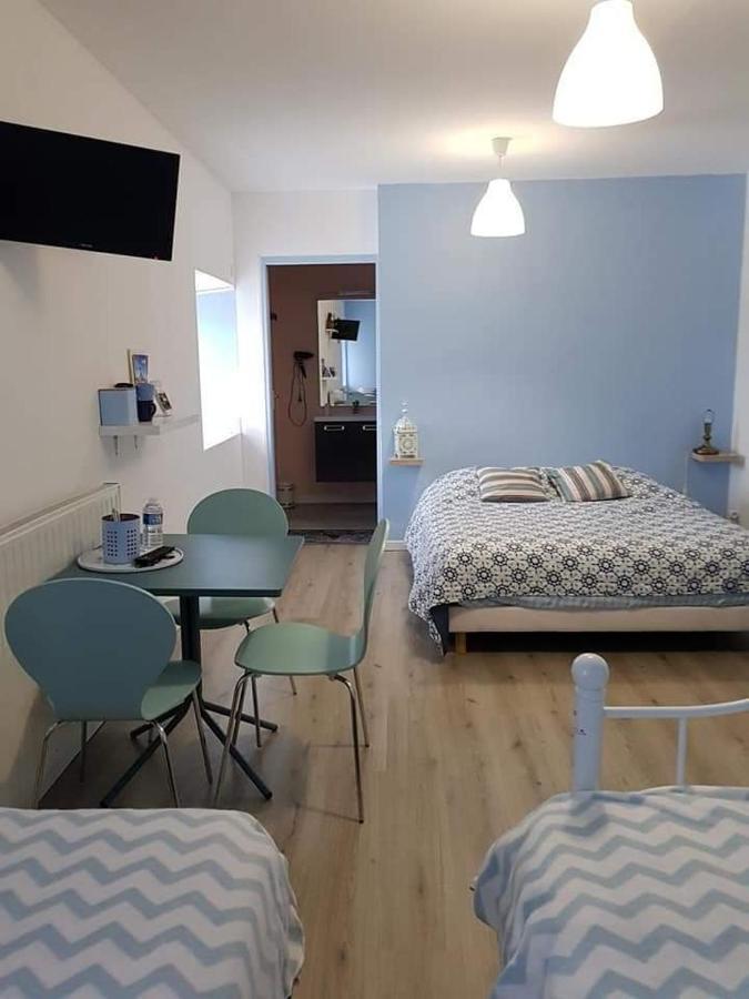 Bed and Breakfast Chez Val Et Fred 85 Les Essarts  Екстер'єр фото